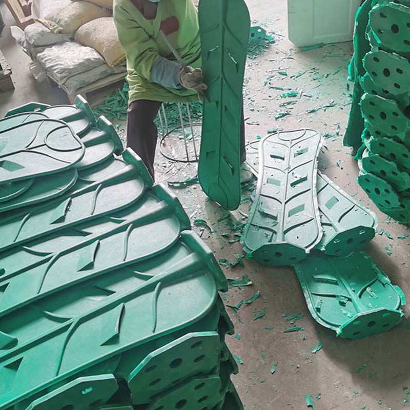 道路中間遮光板